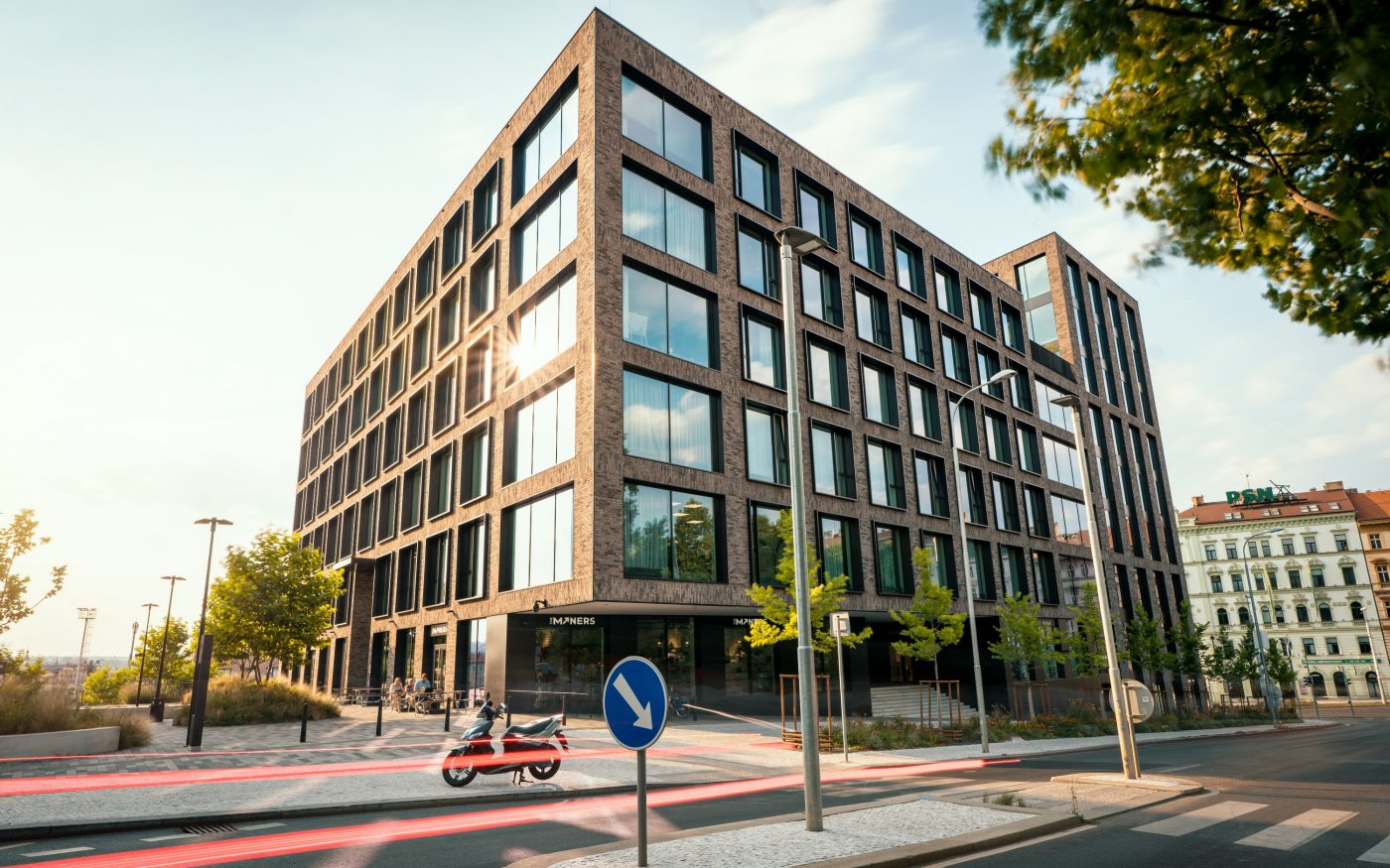 Churchill Square 2022 | Reference Terca - Lícové cihly a obkladové pásky Terca ražené, Terca Pagus grijs zwart