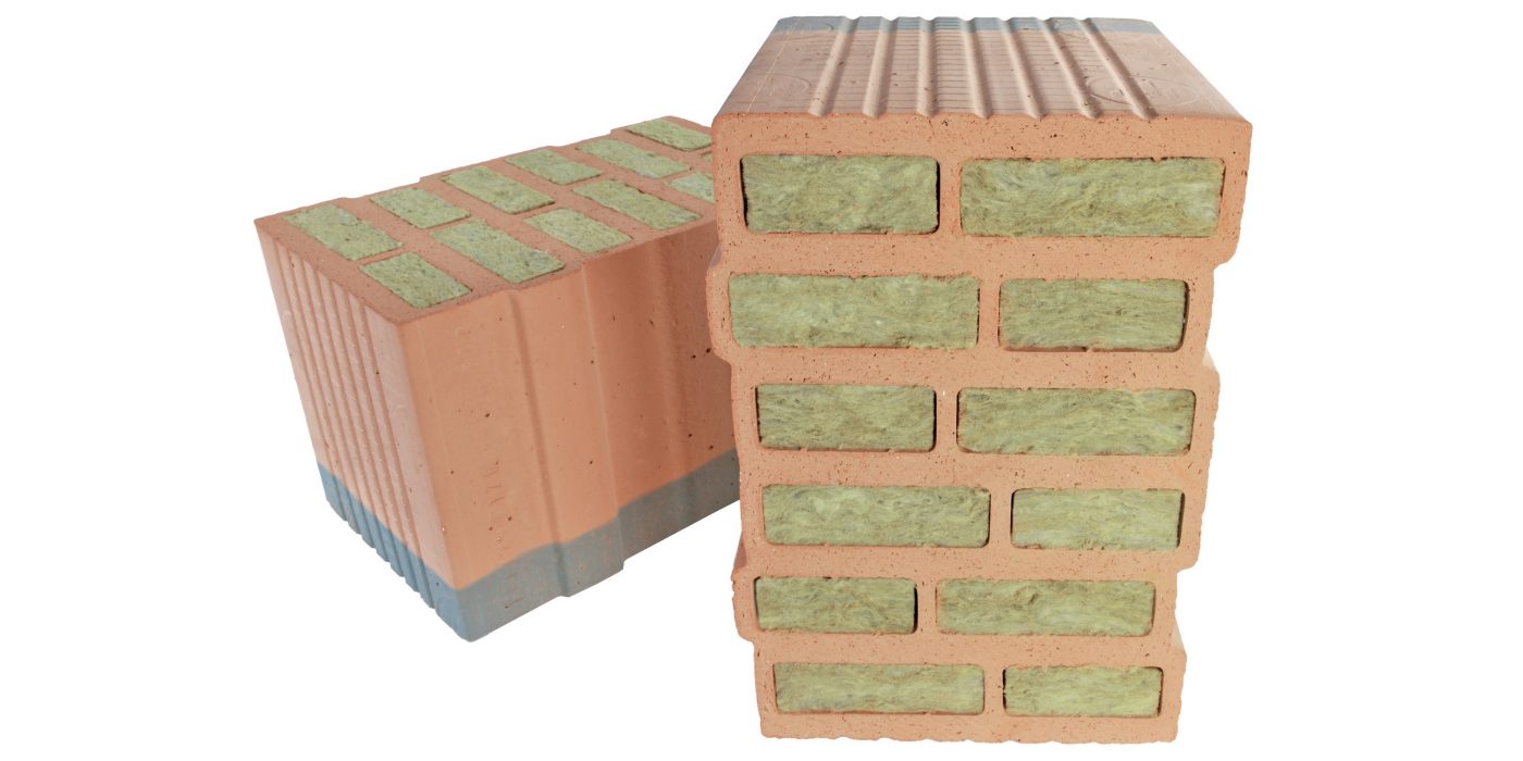 Kombinace (set) dvou cihel Porotherm T Profi na bílém pozadí