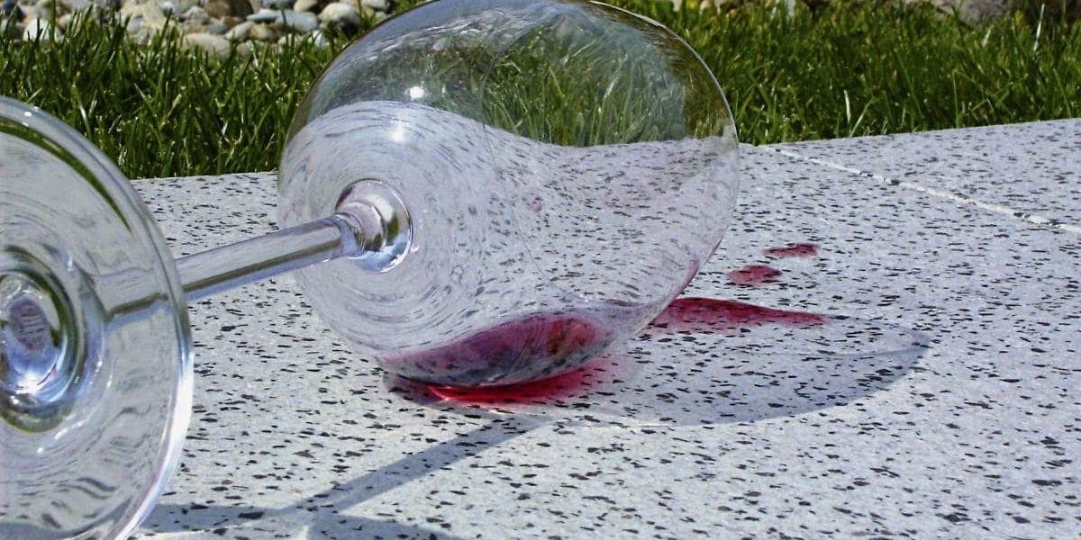 Foto údržba a péče sklenice vína