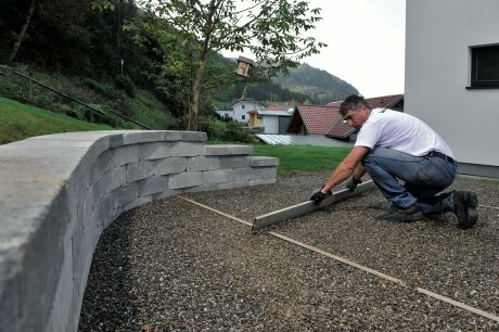 Pokládka betonové dlažby - příprava podloží
