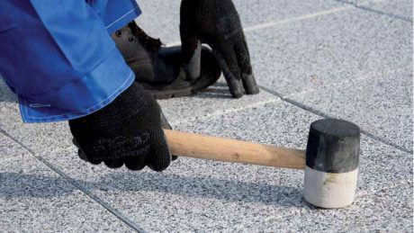 Foto pokládka dlaždic