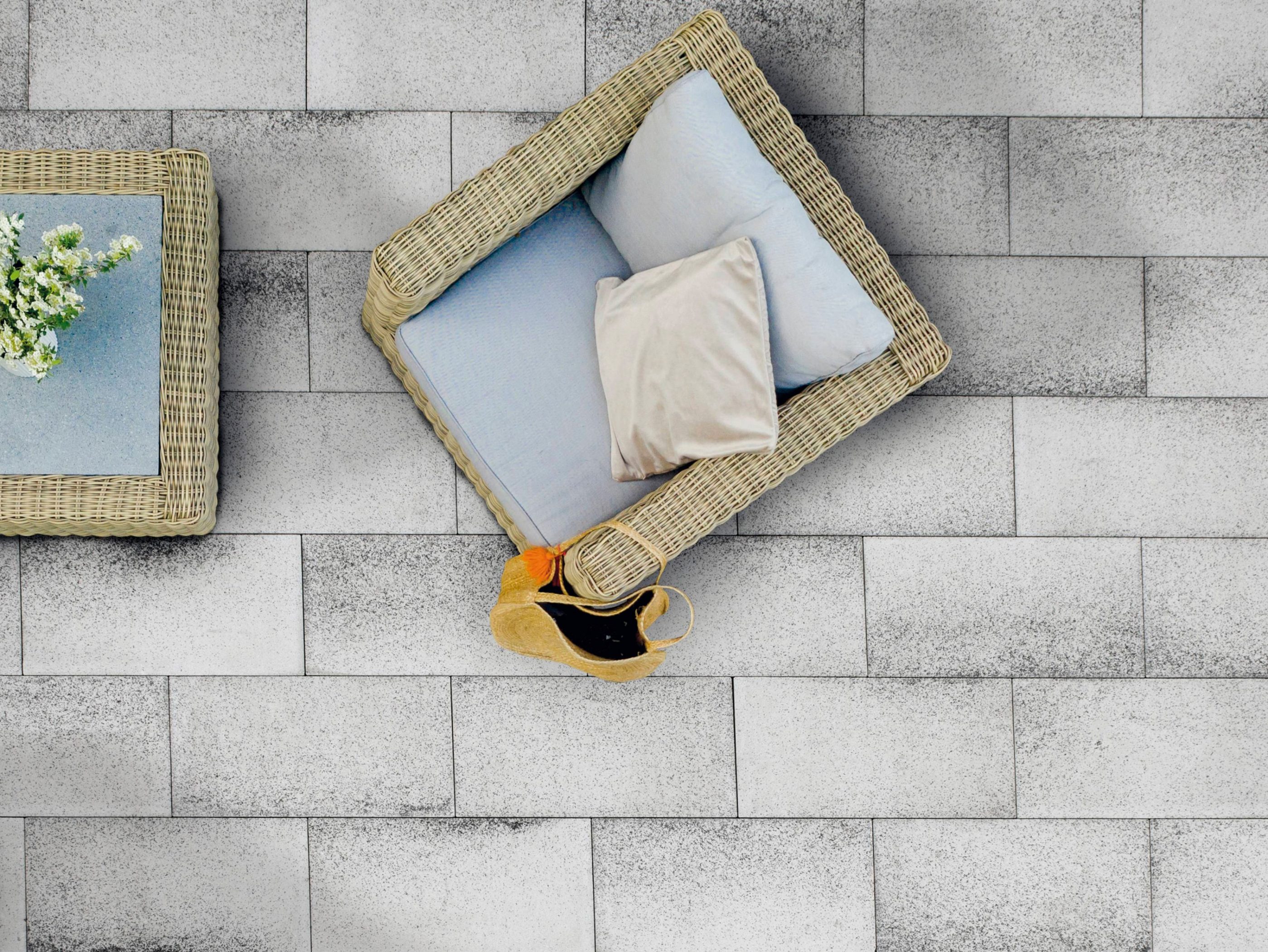 Foto realizace dlažba Umbriano granit šedobílá