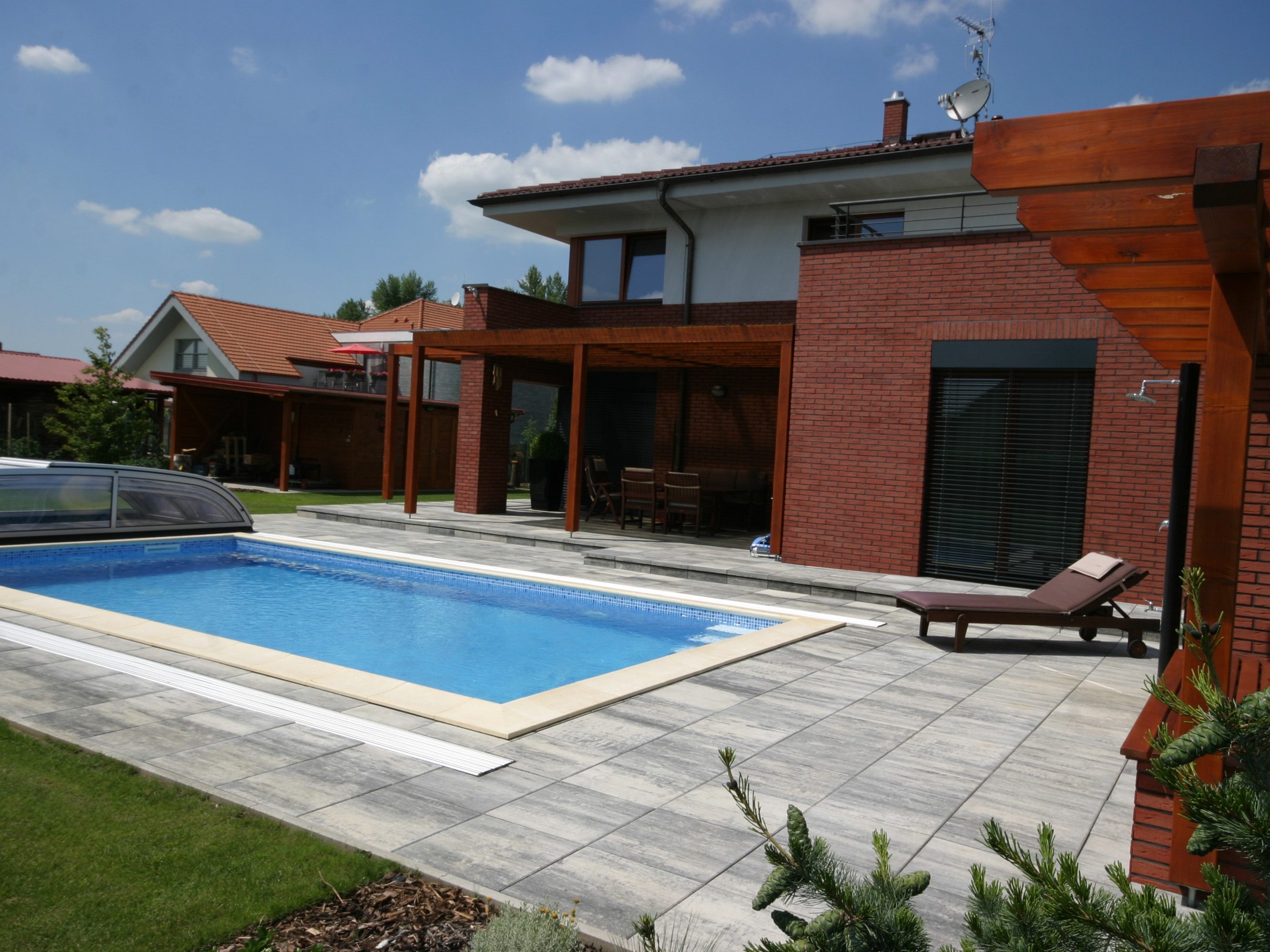 Reference rodinne domy Melnik dlazdice Zahradni dlazdice bilocerna