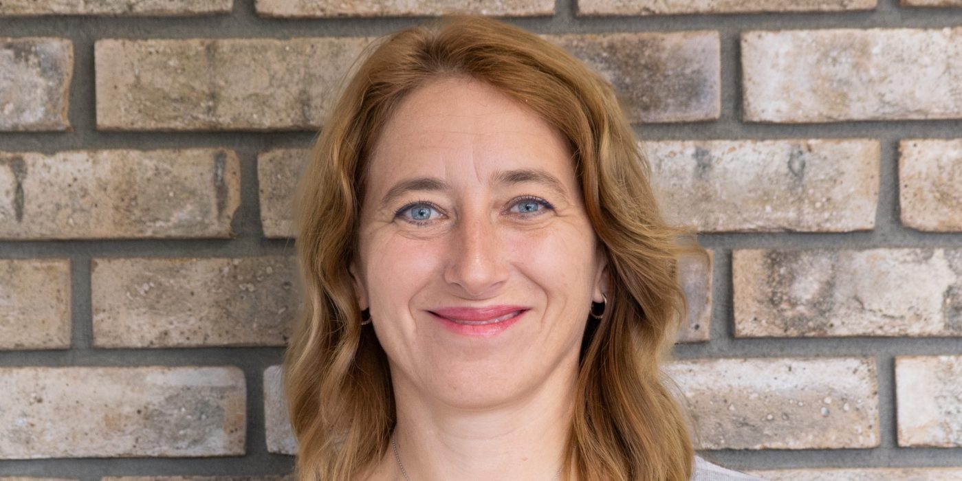 Doprava fasády Terca a dlažby Penter