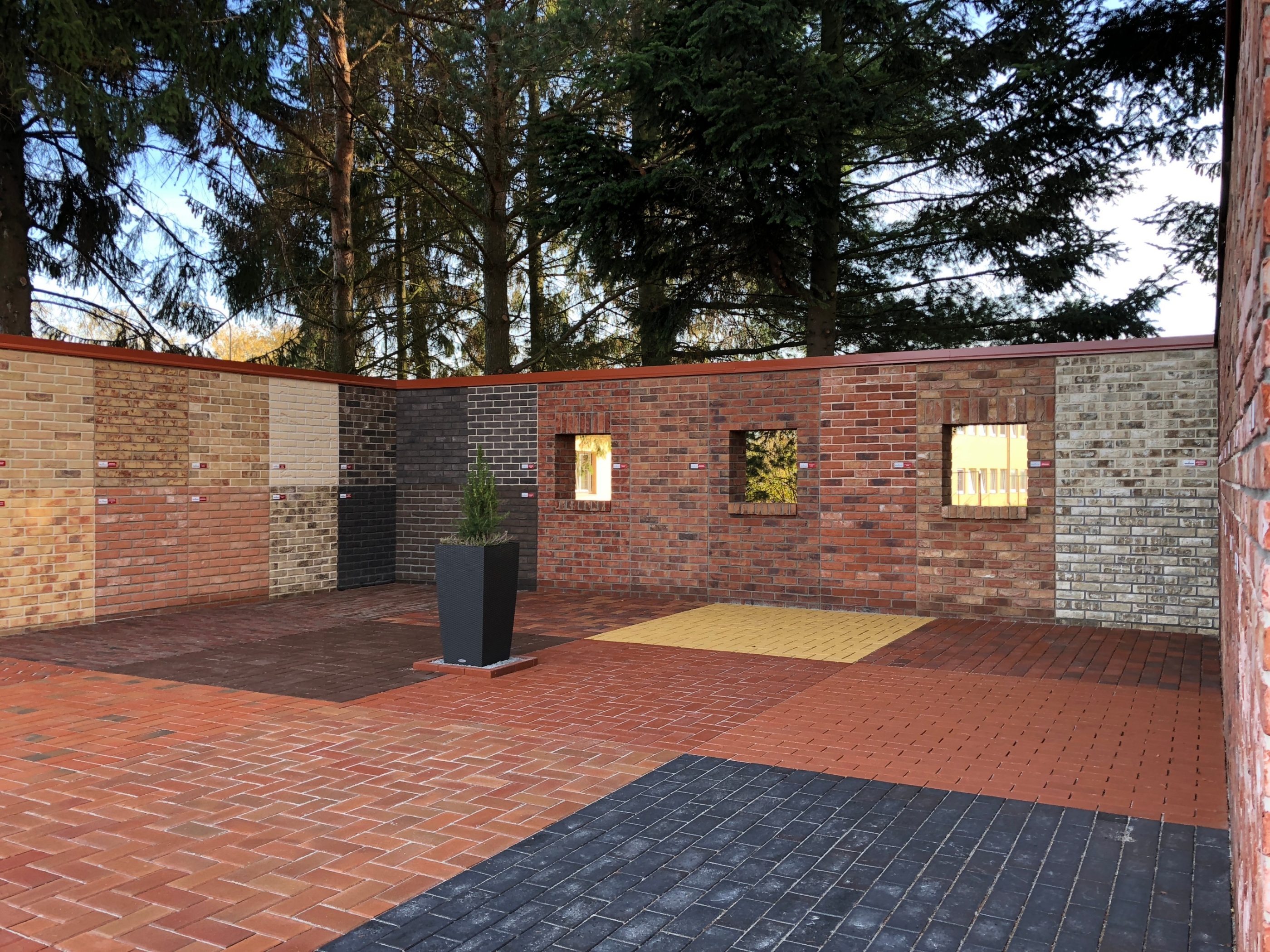 Lícové cihly Terca a cihlová dlažba Penter ve vzorkovně - Jirčany 2019