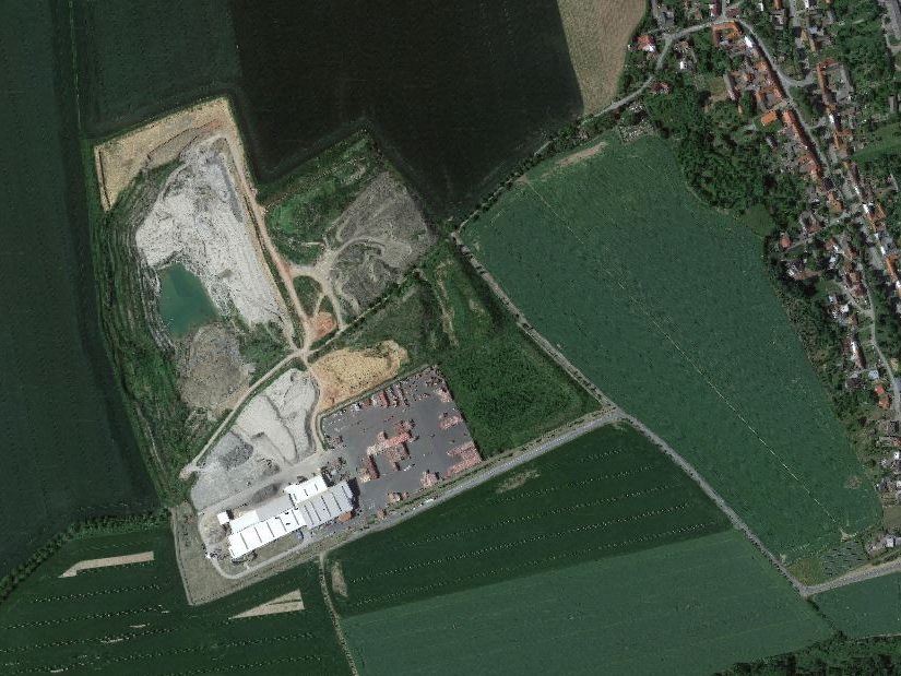 Letecký snímek výrobního závodu Jezernice, Zdroj: Googlemaps.cz