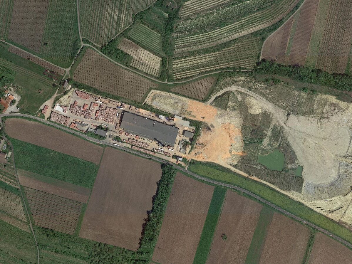 Letecký snímek výrobního závodu Novosedly, Zdroj: Googlemaps.cz