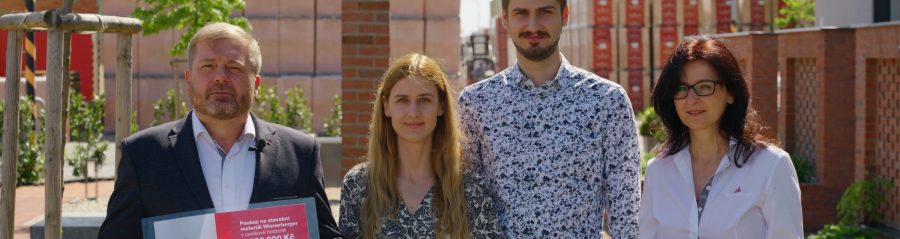 Předávání poukazu ze soutěže o pořádný dům 2024