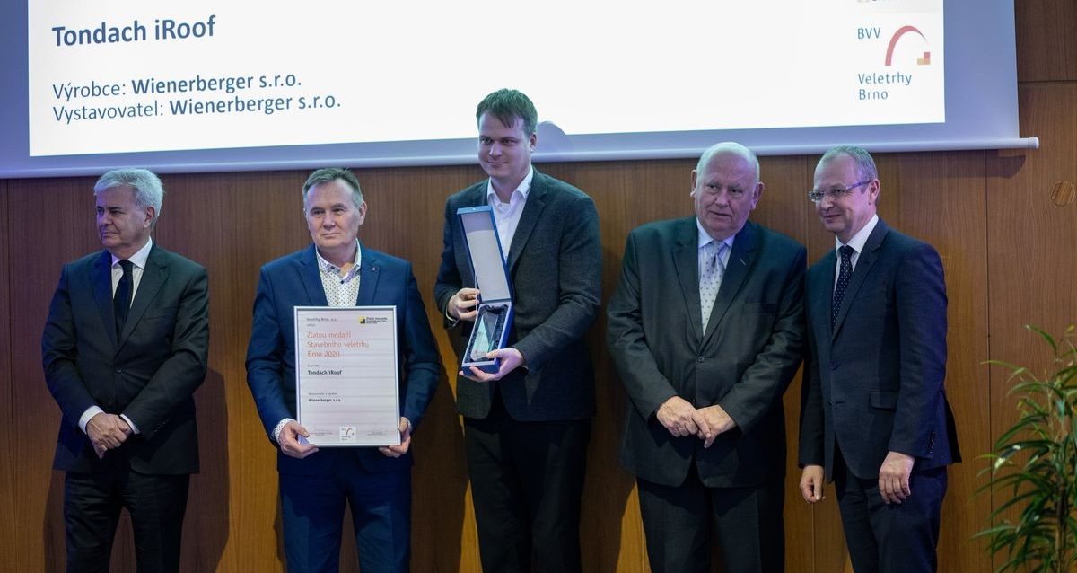 Fotografie - Zlatá medaile pro tepelněizolační systém střech Tondach iRoof - ocenění na veletrhu IBF v Brně 2020