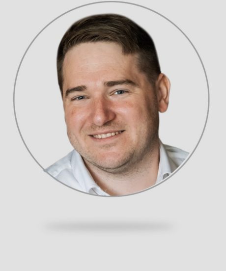 Fotografie prezentujícího Michala Šenkýře na Wienerberger fórum 2022