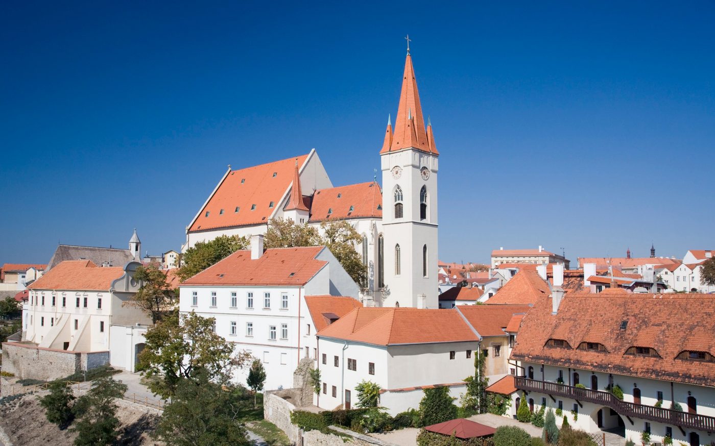 Reference produktů Tondach 2007 Bobrovka režná