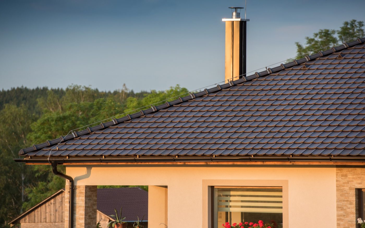 Reference rodinný dům Častrov 2019 - střešní krytina Tondach Stodo 12 engoba černá  | Wienerberger