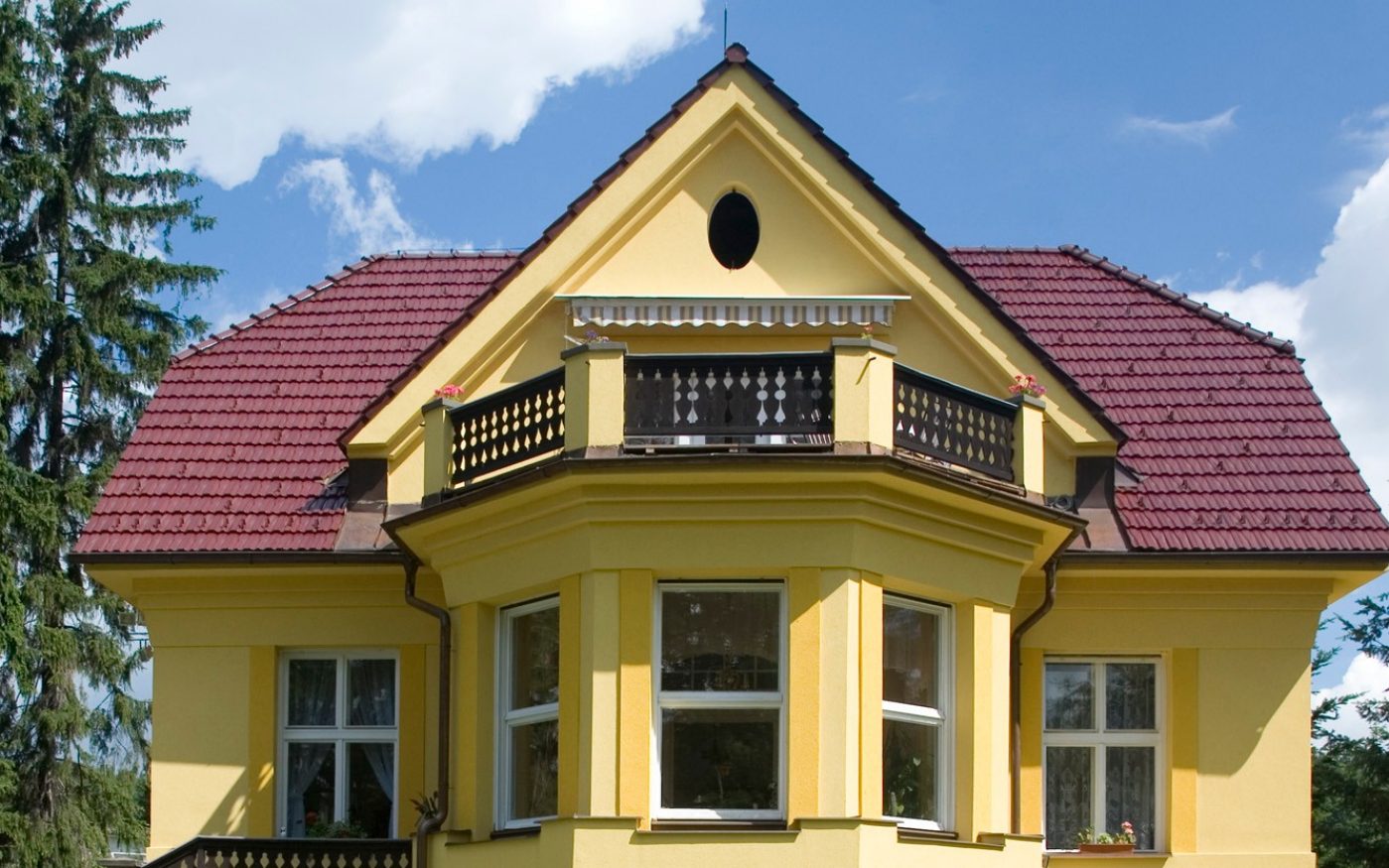 Reference produktů Tondach 2007  Hranice 11 Glazura Amadeus červená