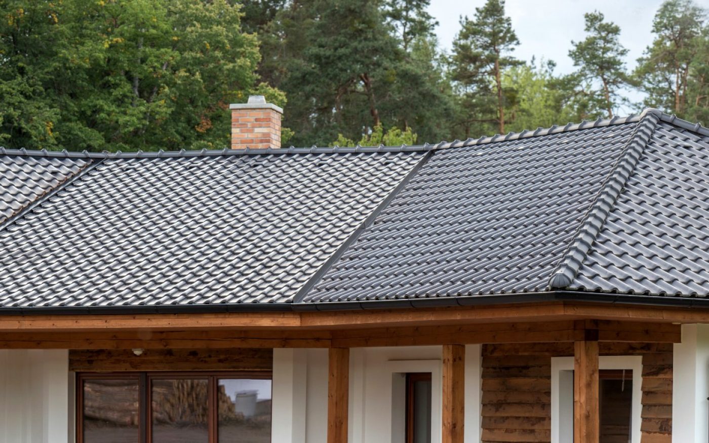 Reference rodinný dům Středočeský kraj 2019 - střešní krytina Tondach Samba 11 engoba černá | Wienerberger