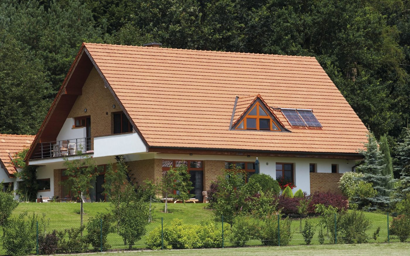 Reference produktů Tondach 2009 Francouzska 14 režná