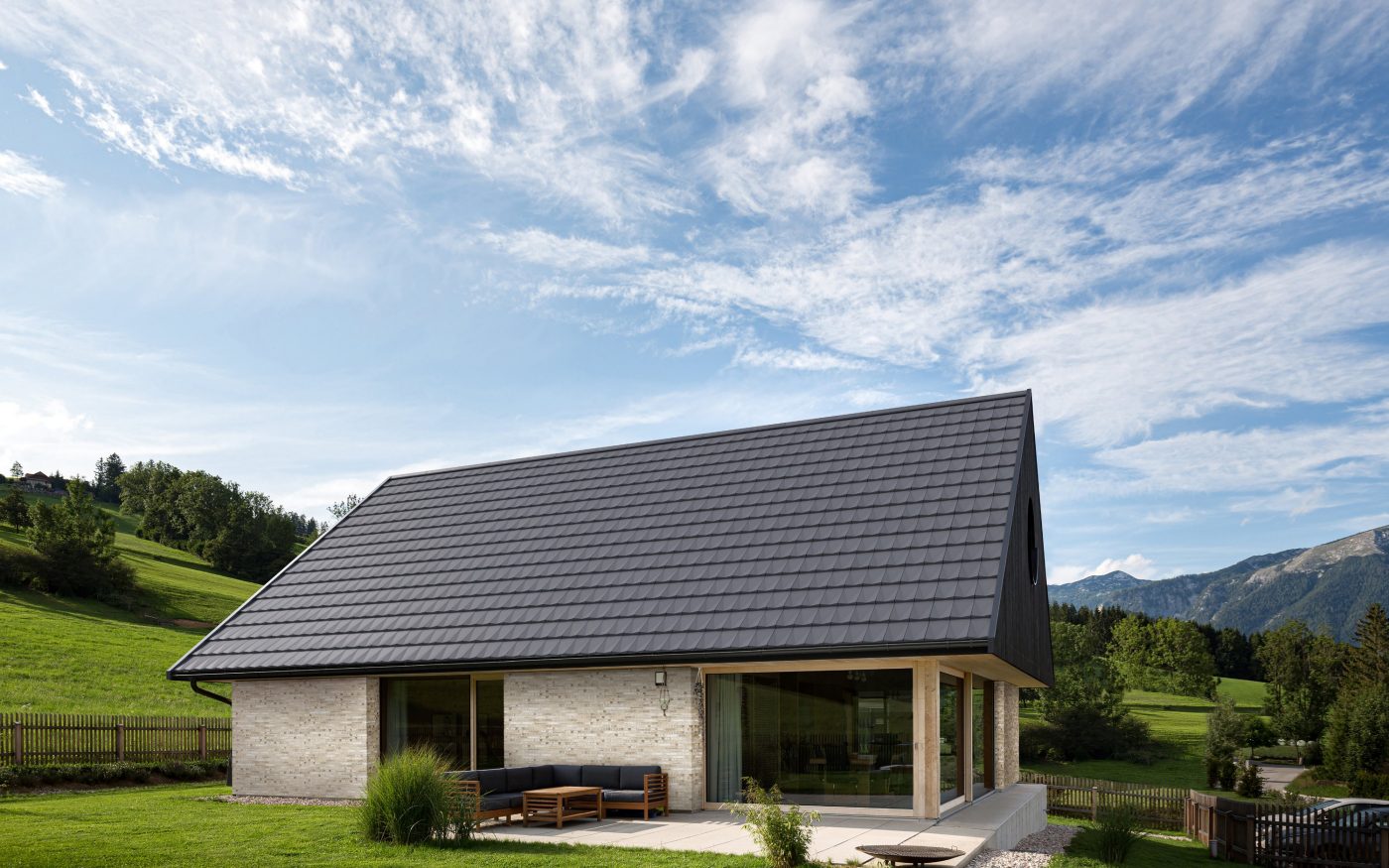 Reference (dům) se střešní taškou Tondach V11