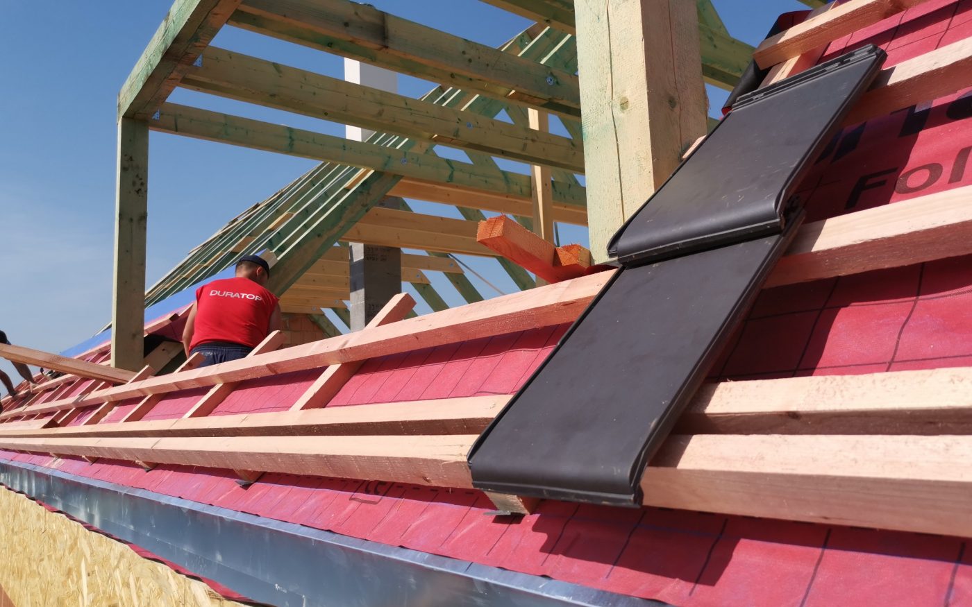 Foto z nadkrokevní izolace a laťování | Vzorový e4 dům | Wienerberger