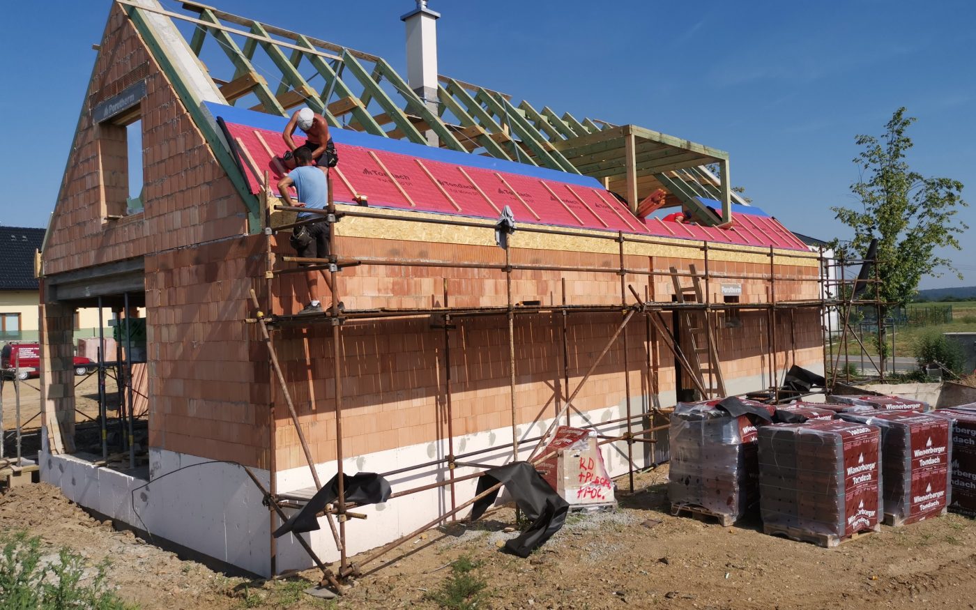 Foto z nadkrokevní izolace a laťování | Vzorový e4 dům | Wienerberger