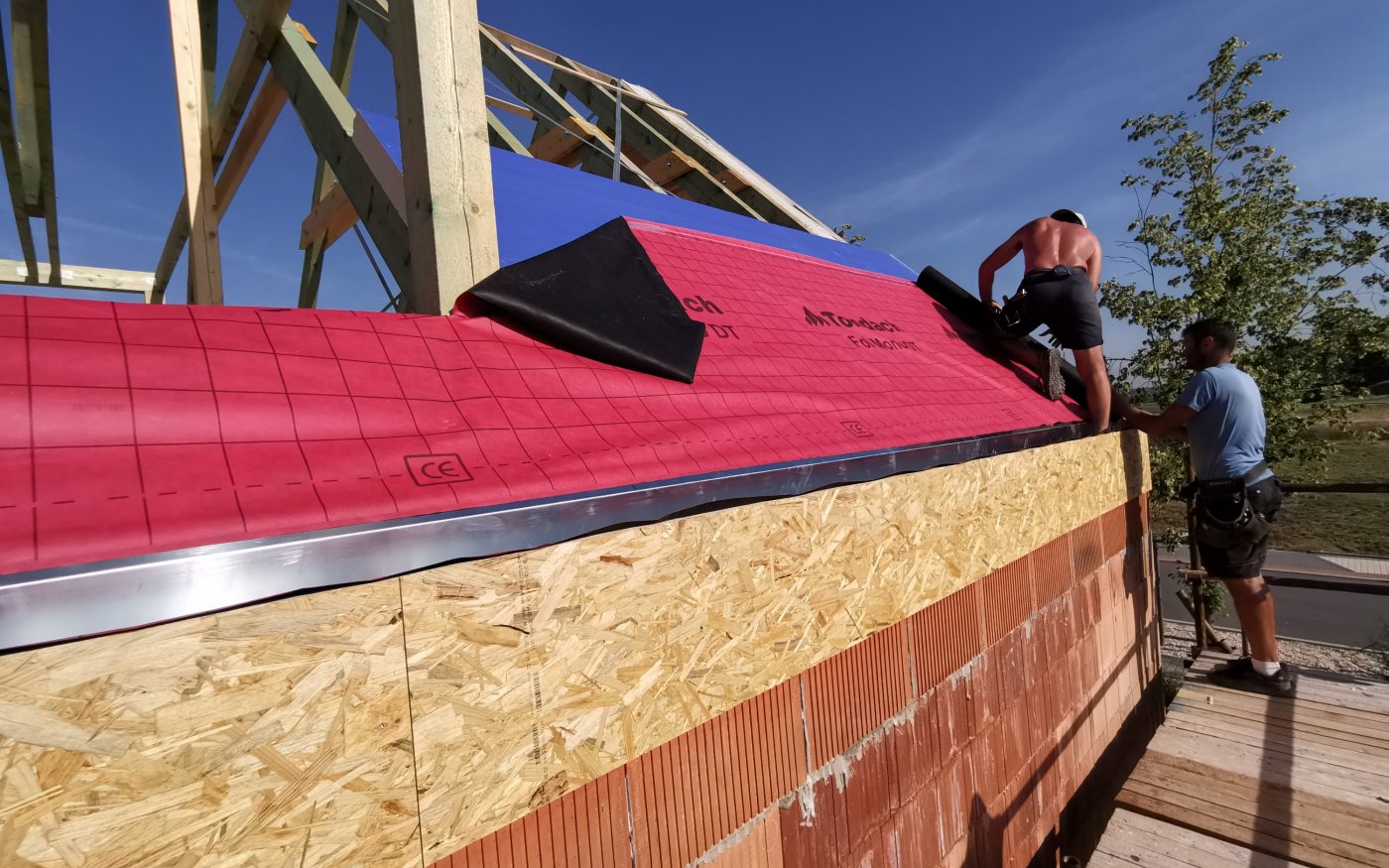 Foto z nadkrokevní izolace a laťování | Vzorový e4 dům | Wienerberger