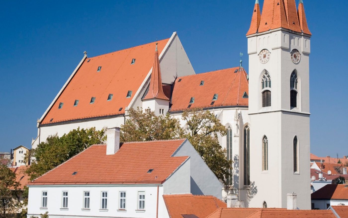 Reference produktů Tondach 2007 Bobrovka režná