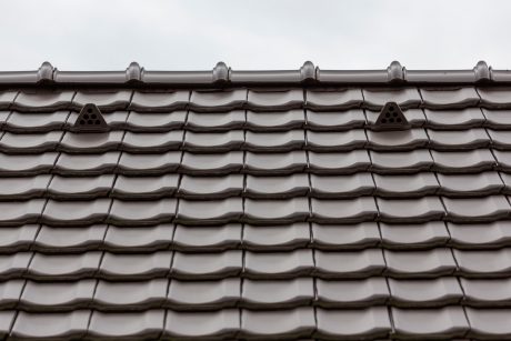 Rodinný dům Pardubický kraj - střešní krytina Tondach Stodo 12 tmavě hnědá engoba | Reference Wienerberger