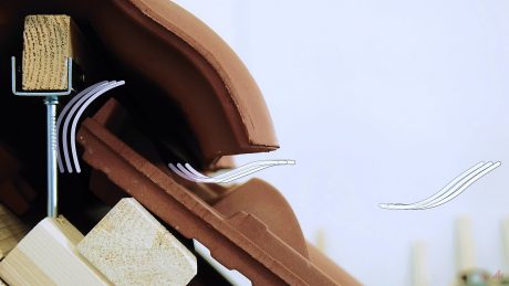 Fotografie - ukázka - liniového odvětrání | Střešní tašky Samba Tondach