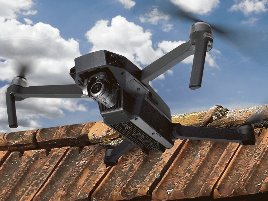 Kontrola střechy před rekonstrukcí