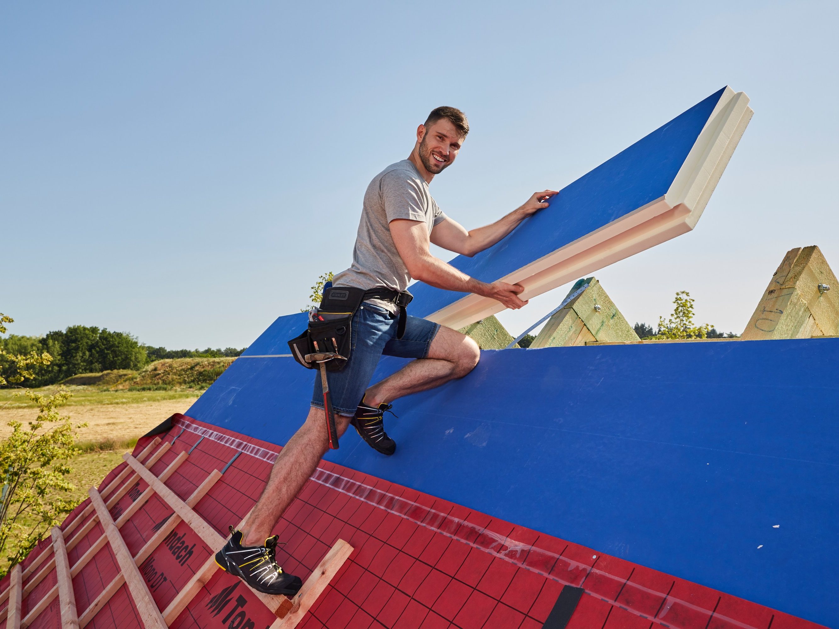 iRoof a pokládka střešní krytiny Tondach Figaro