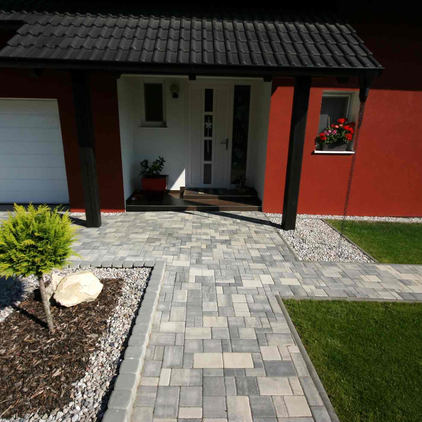 Foto realizace dlažba Rhodos Elegant kombi bíločerná