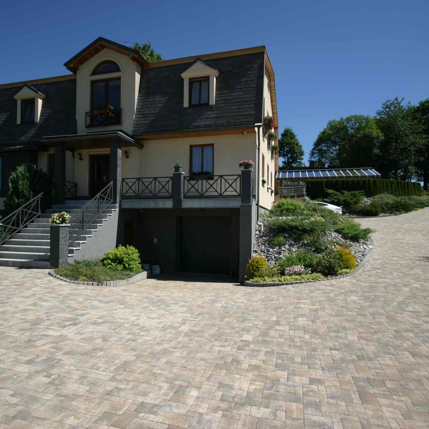 Foto realizace dlažba Rhodos Elegant kombi lávově šedá melírovaná