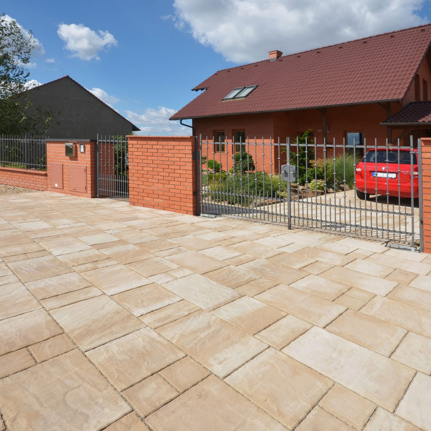 Foto realizace dlažba Suprema kombi bílohnědá