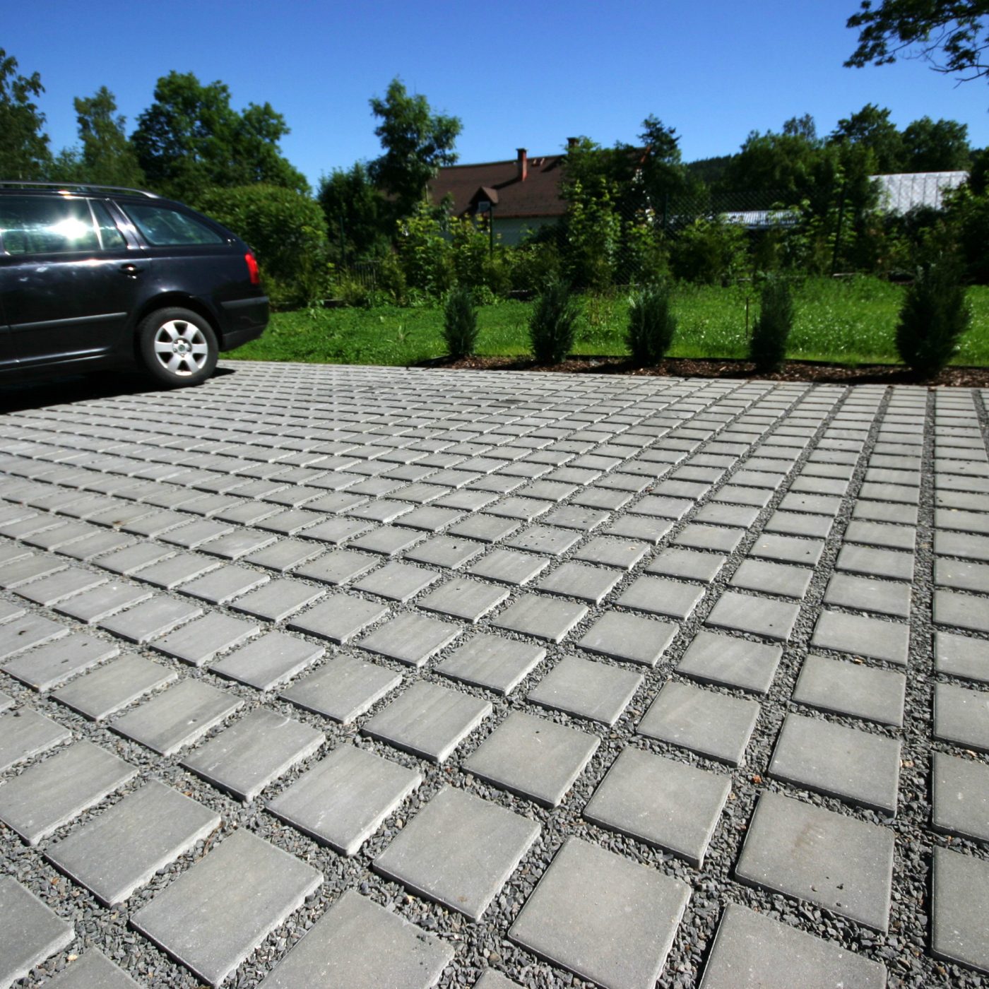 Foto realizace dlažba Vegetační kámen šedá