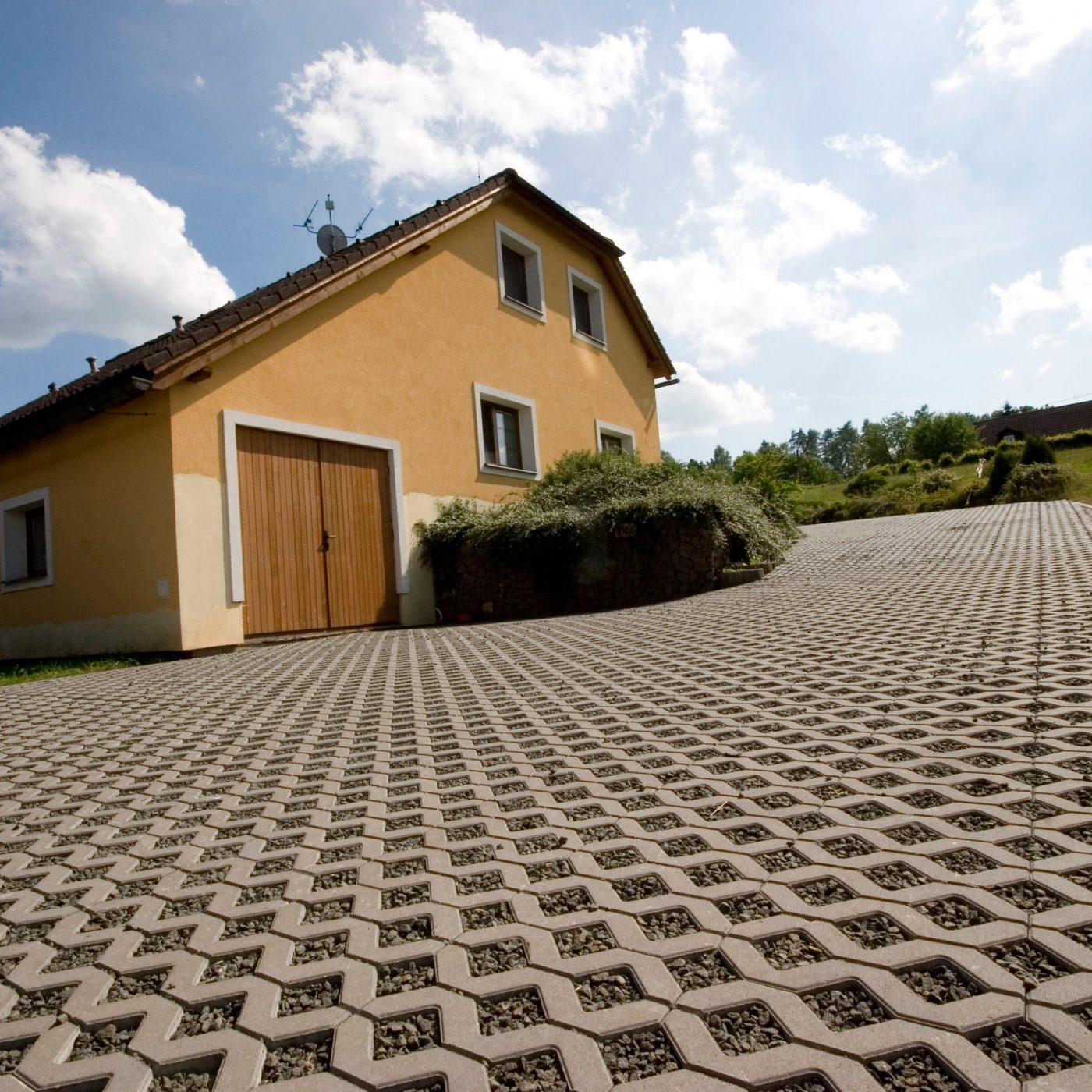 Foto realizace dlažba Zatravňovací tvárnice šedá