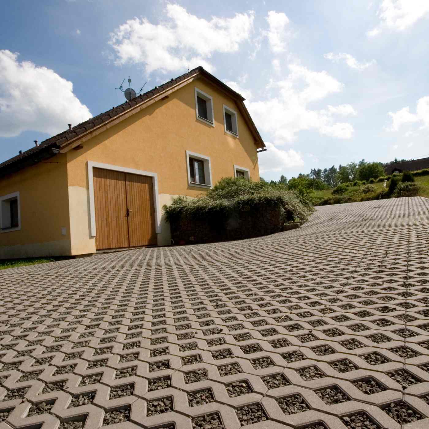 Foto realizace dlažba Zatravňovací tvárnice šedá