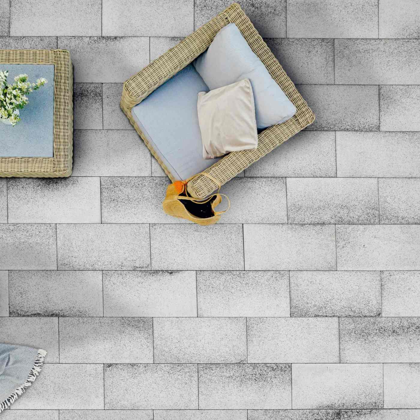 Foto realizace dlažba Umbriano granit šedobílá