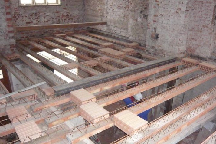 Použití keramického stropu Porotherm