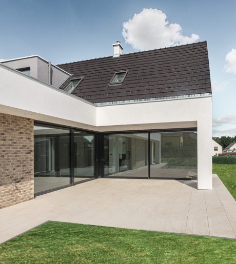 Rodinný dům se soklovou cihlou Porotherm | Reference Wienerberger