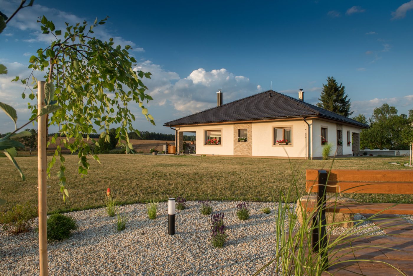 Reference rodinný dům Častrov 2019 - střešní krytina Tondach Stodo 12 engoba černá  | Wienerberger